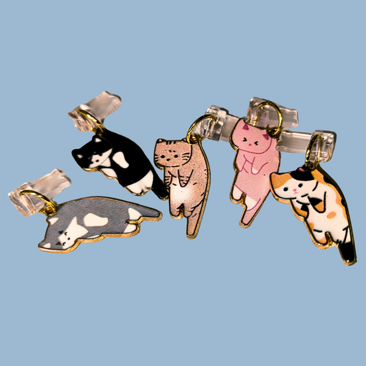 Purrfect Hanging Dust Plug